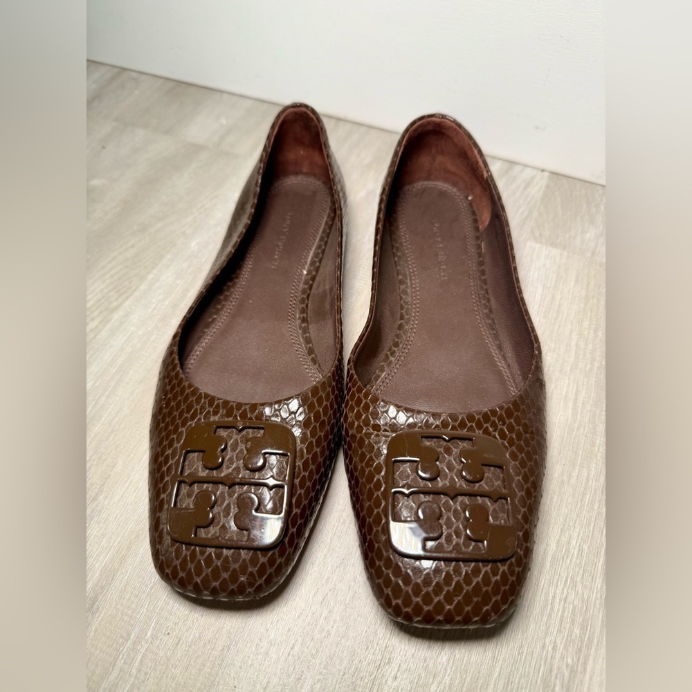 TORY BURCH Square-toe Shiny Snake Ballet Flats In Chocolate brown Sz 5.5M